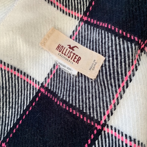 Hollister Scarf - Picture 3 of 5